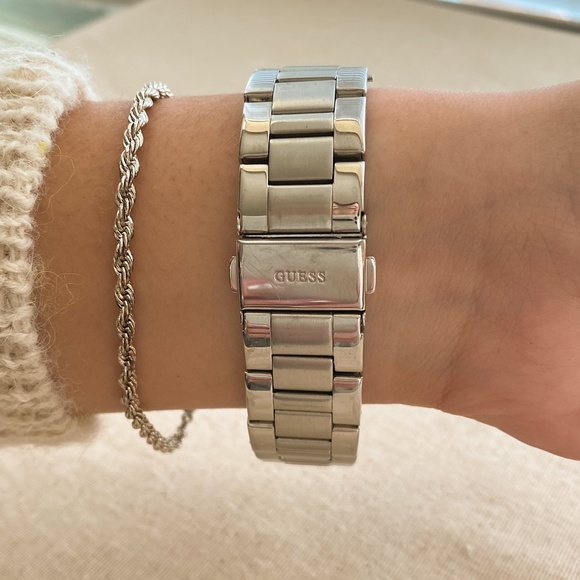 Vintage Y2K Inspired Guess Silver Tone Diamond Gem∙Oversized Round Roman Numeral - Picture 5 of 6